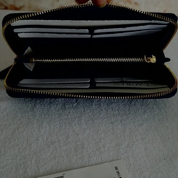 長財布 LAUREN RALPH LAUREN Debossed Leather Continental Wallet Leather Continental Wallet